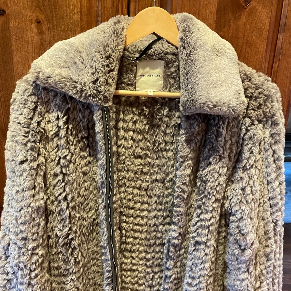 Avenue Les Filles furry coat